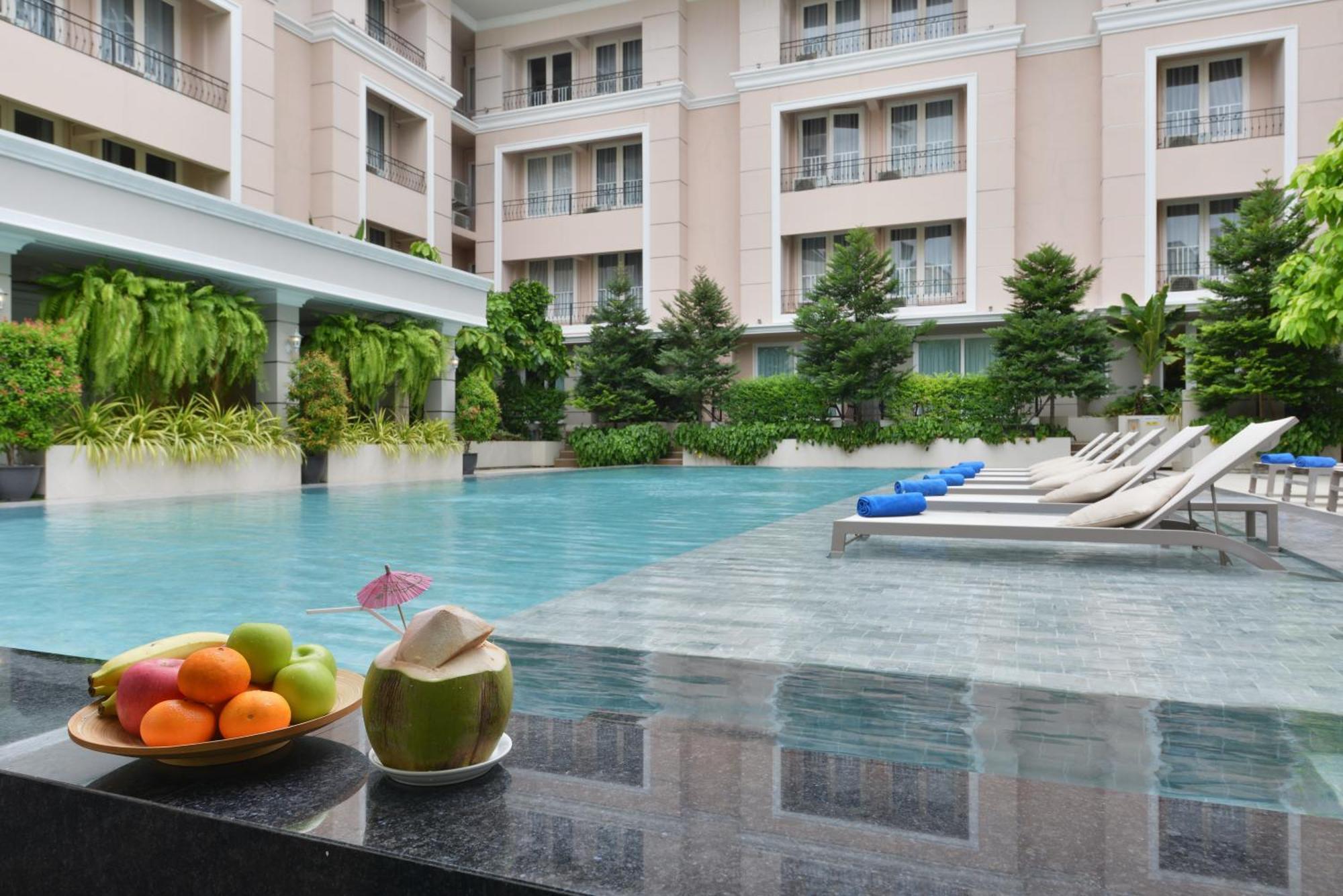 The Beverly Hotel Pattaya Exterior foto